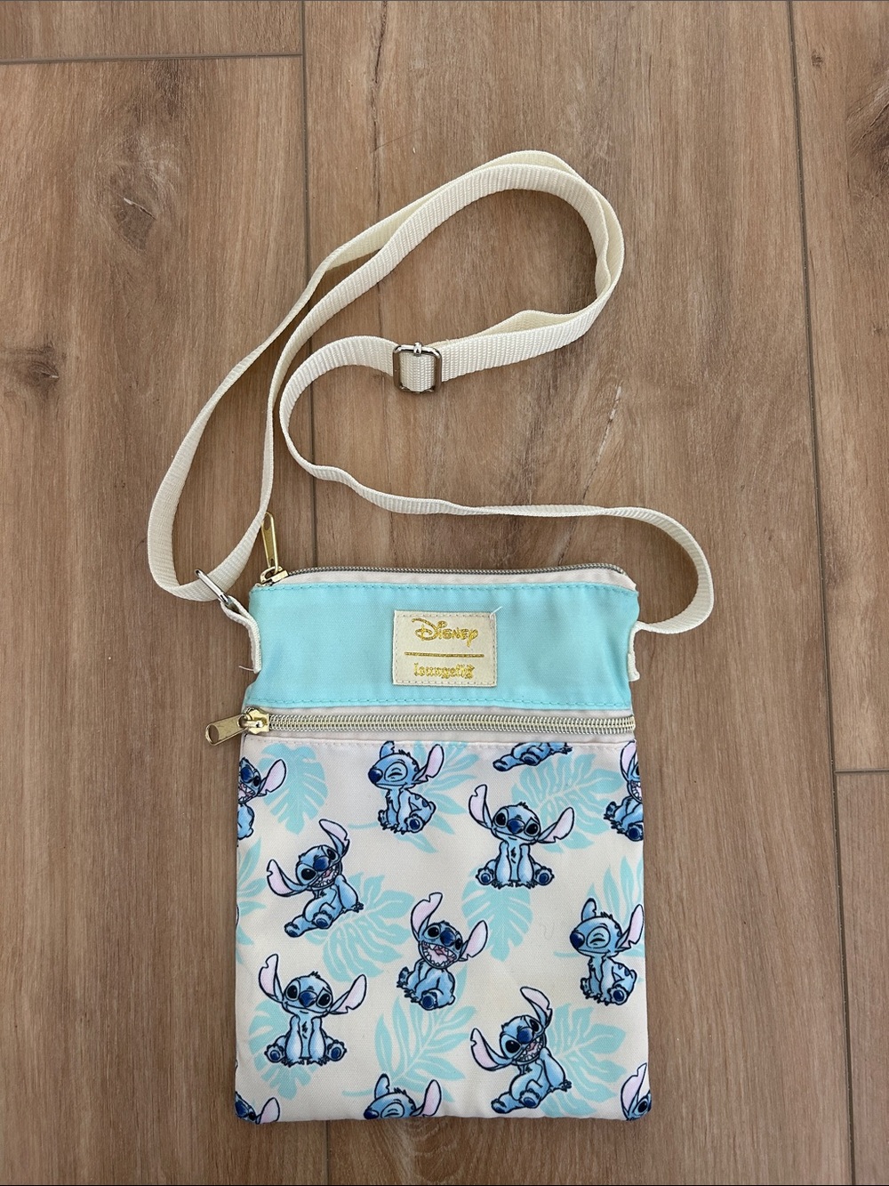 DISNEY LOUNGEFLY Lilo & Stitch Crossbody Bag